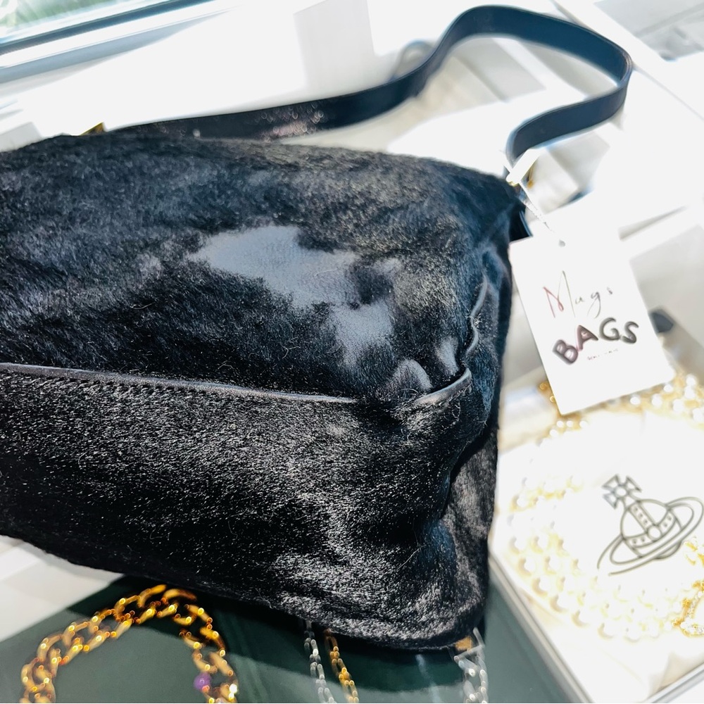 Fendi: Calf Hair Fur Gold FF Logo Mamma Baguette Shoulder Bag (Black) - Picture 12 of 16